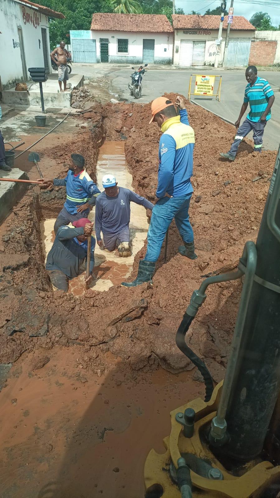 DEVIDO AO ROMPIMENTO DE ADUTORA NA RUA PARAGUAI, PARTE DOS BAIRROS: SÃO FRANCISCO, VEREDA E VILA BINÉ, FICARÃO SEM ÁGUA.