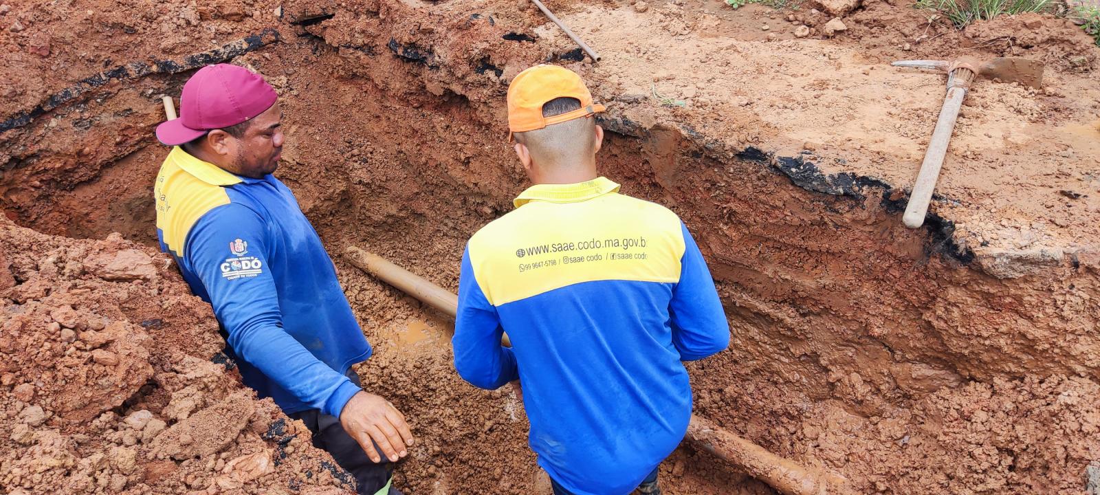 Na manhã desta quarta-feira 15/02, foi retirado o vazamento da rede geral da rua Presidente José Sarney (Bairro - Vereda).