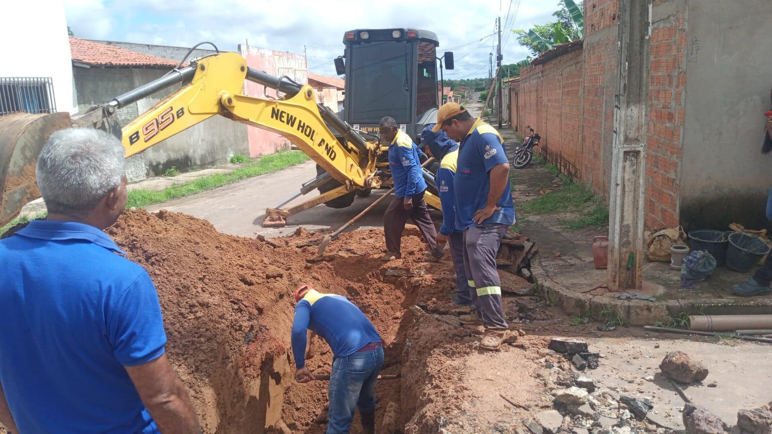Na manhã desta terça-feira (28-03), devido ao rompimento da adutora na rua Alagoa, o bairro Residencial Santa Rita, ficou sem água. Na manhã desta terça-feira (28-03), devido ao rompimento da adutora na rua Alagoa, o bairro Residencial Santa Rita, ficou sem água.