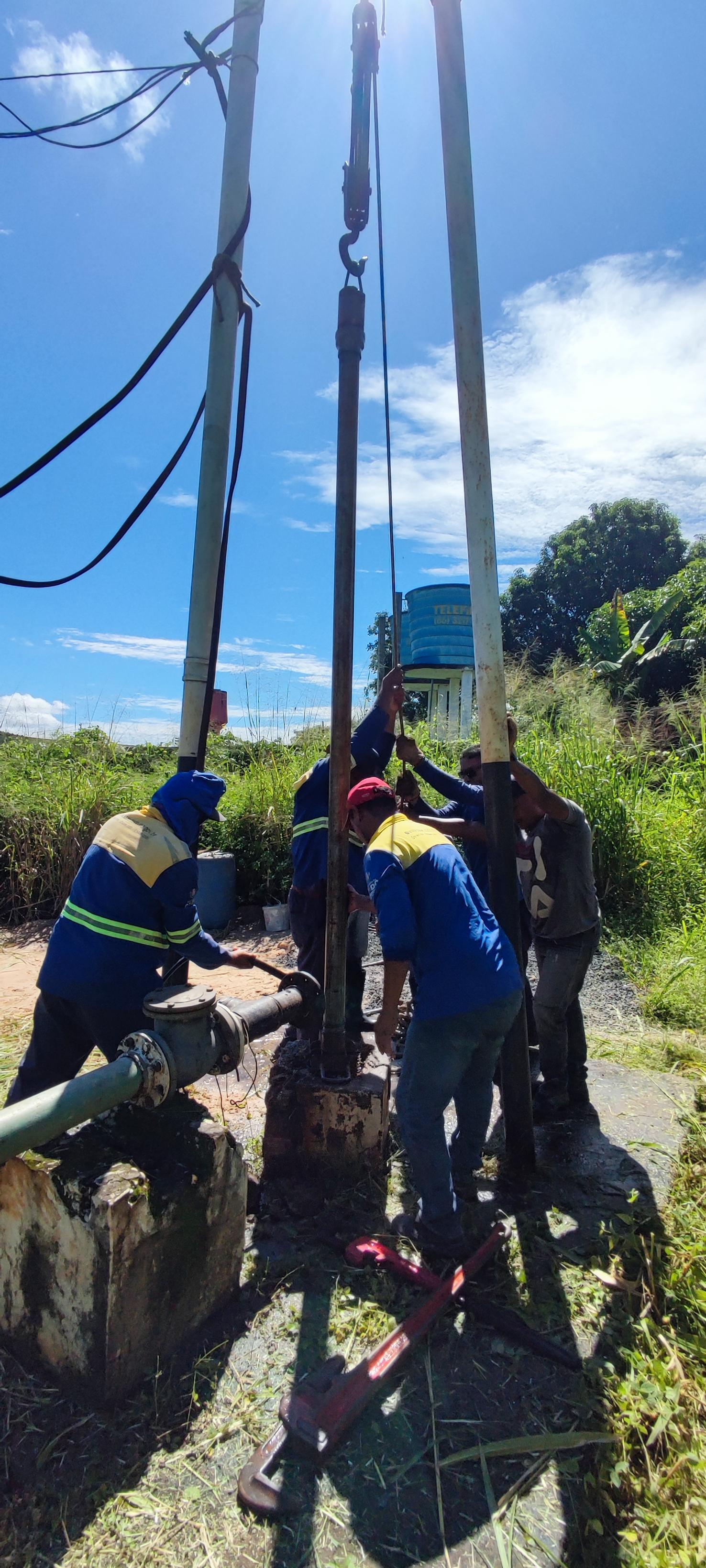 Na manhã desta terça-feira (11/04), o SAAE, realizou a troca da bomba do PT 09 (Bairro São Francisco / HGM).