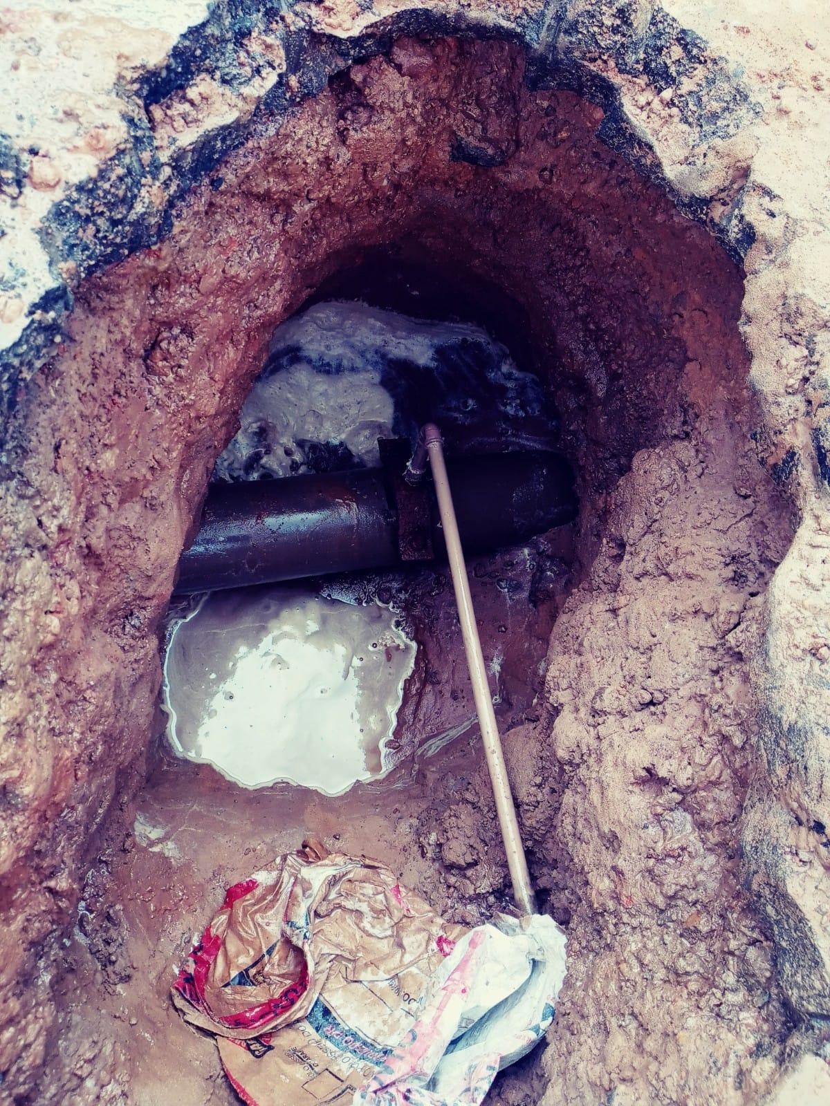 Nesta Quarta-feira (26/04), o SAAE retirou vazamento na rede geral na Rua São Luís.
