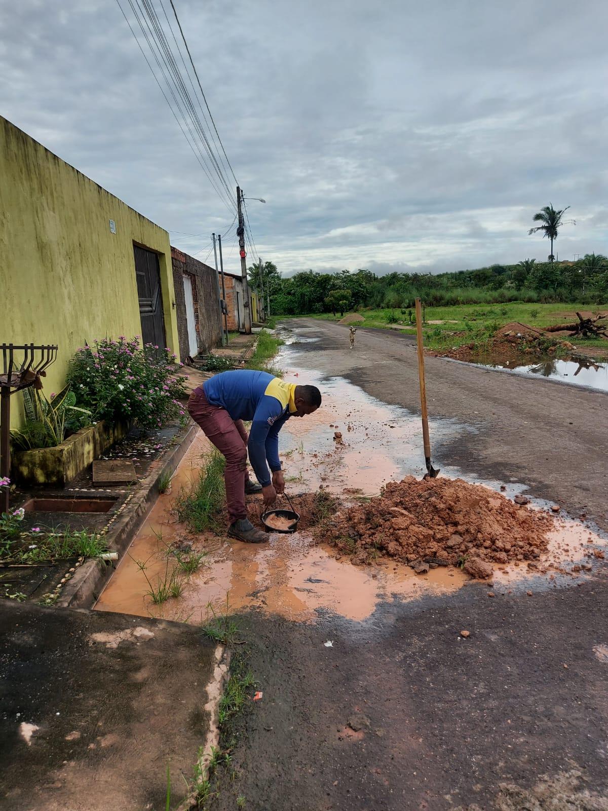 No Domingo (16/04), o SAAE retirou vazamento na Rua Pequim (Residencial São Pedro).