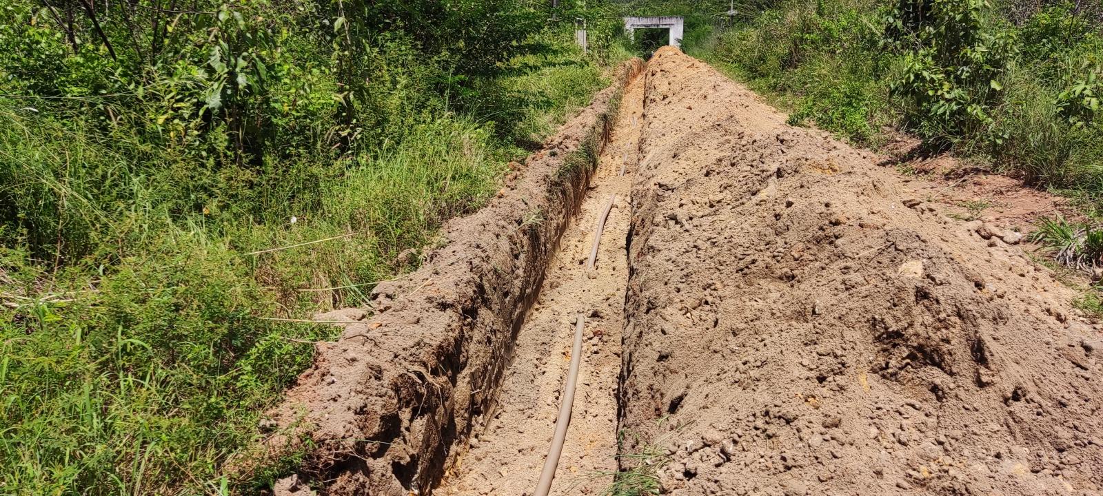 O SAAE, nesta sexta-feira (05/05) realizou serviço de extensão de rede de água, na Avenida 02 - Canaã (Parque Vitória)
