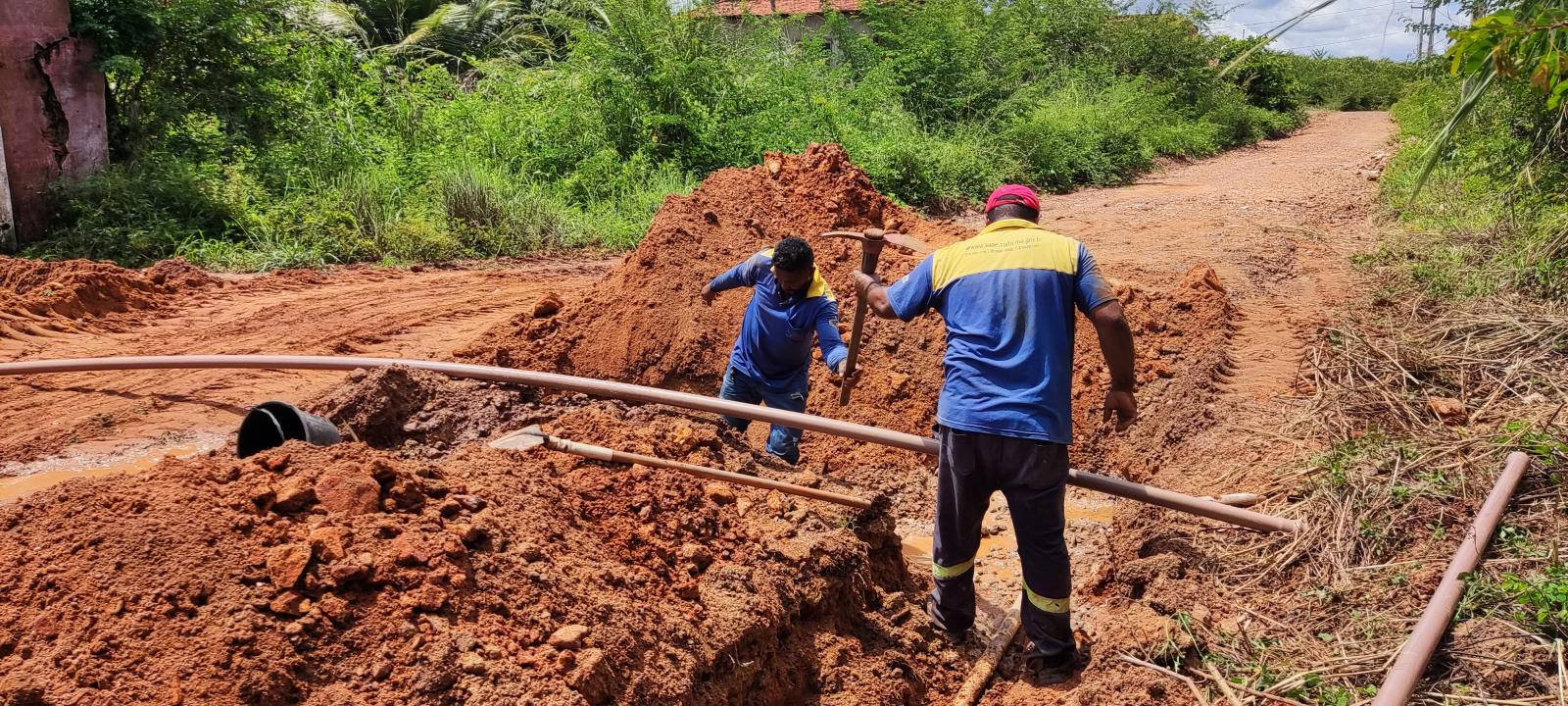 O SAAE, nesta sexta-feira (05/05) realizou serviço de extensão de rede de água, na Avenida 02 - Canaã (Parque Vitória)