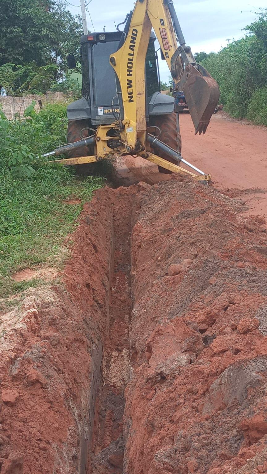 Na manhã desta sexta-feira (19/05), a Prefeitura Municipal de Codó (Governo Cidade de Todos) através do SAAE, realizou mais uma ampliação de Rede de Abastecimento de Água Potável, 90 metros, na Av. 1º de Maio.