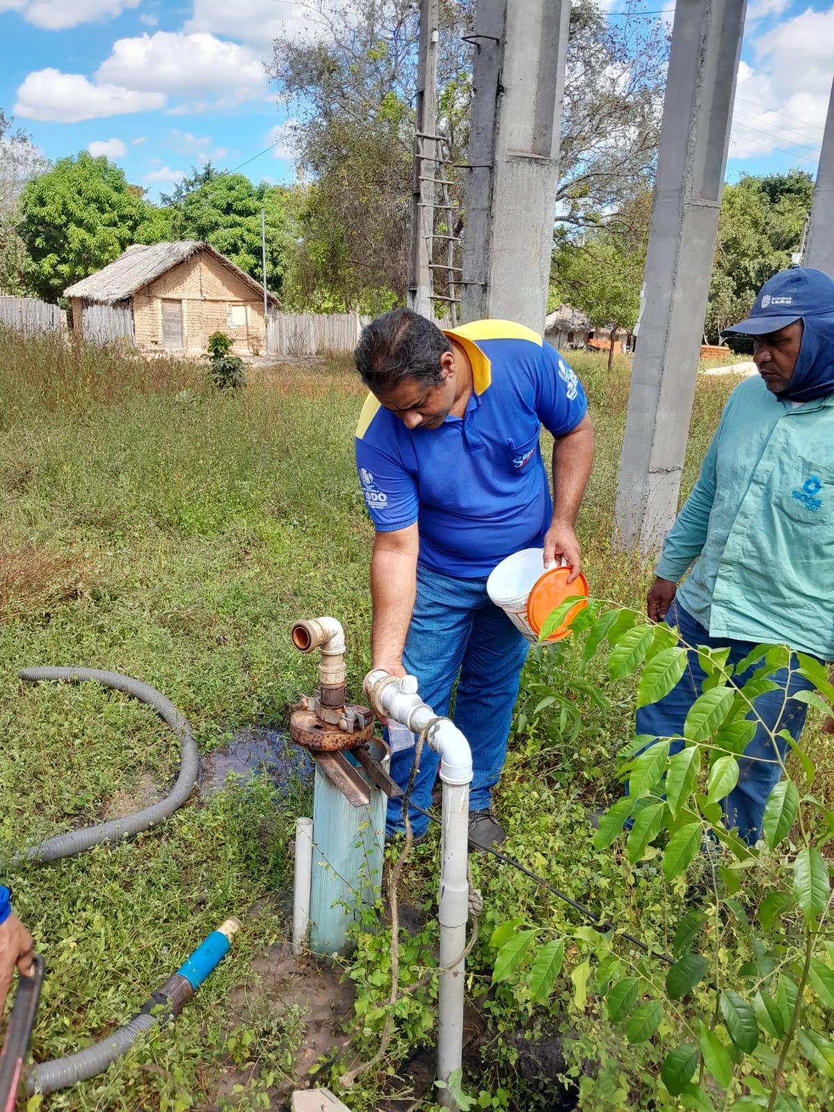 Nesta Segunda-feira (26/06), o SAAE realizou a limpeza da caixa d´água e a desinfecção no PT do Povoado Santa Rita do Alegre.