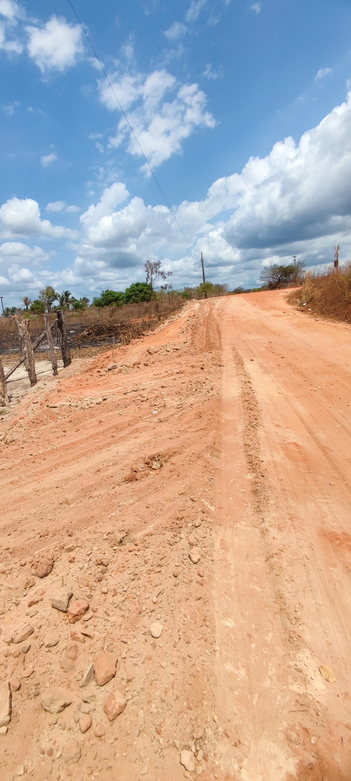 O SAAE, nesta segunda-feira (28/08) realizou serviço de extensão de rede de água Potável, na Av. 1º de Maio (Bairro - Santo Antônio).