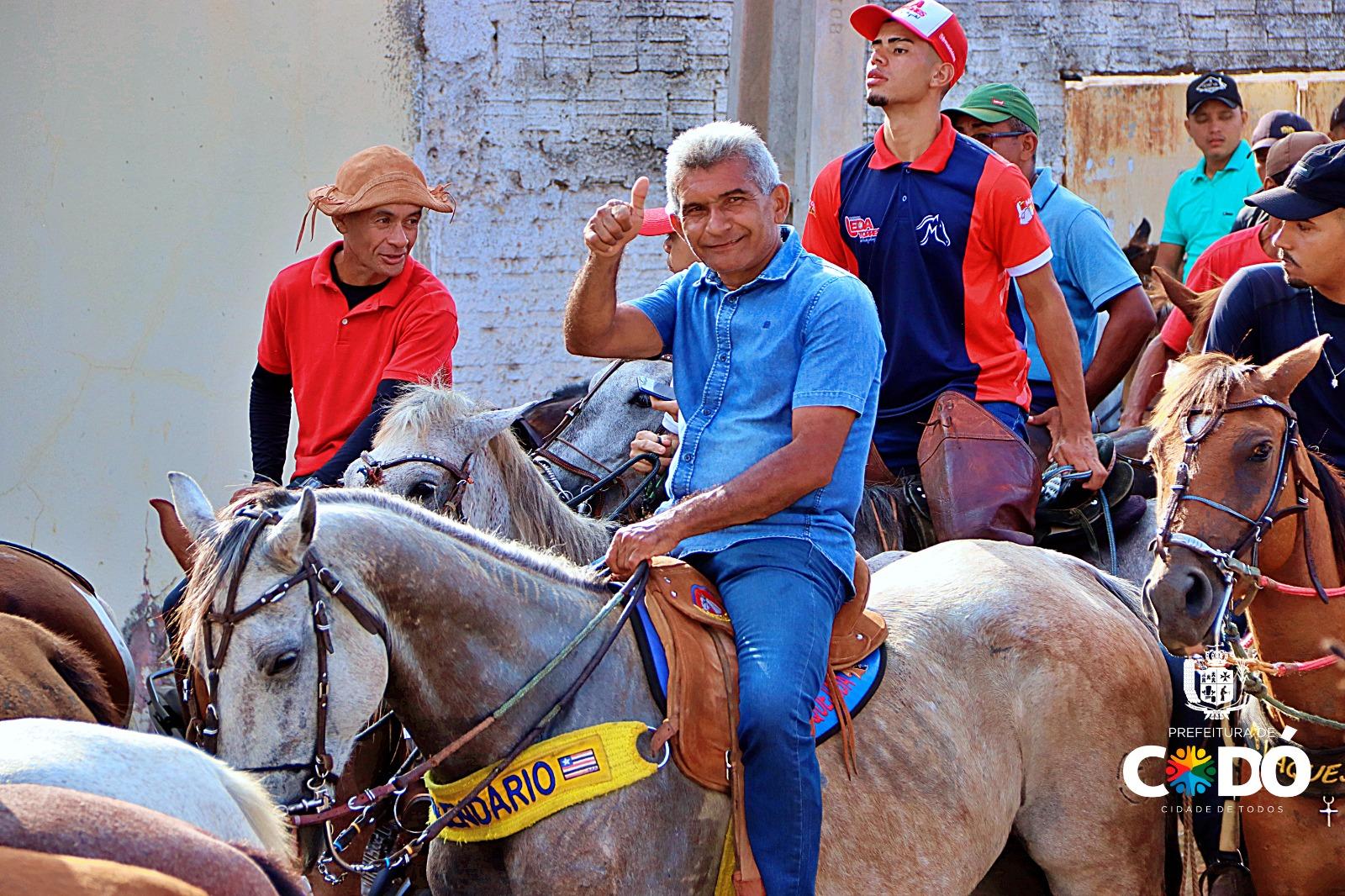 Na manhã desta quinta-feira (31), O diretor do SAAE @chiquinho_do_saae_oficial, participou da tradicional Cavalgada de São Raimundo.