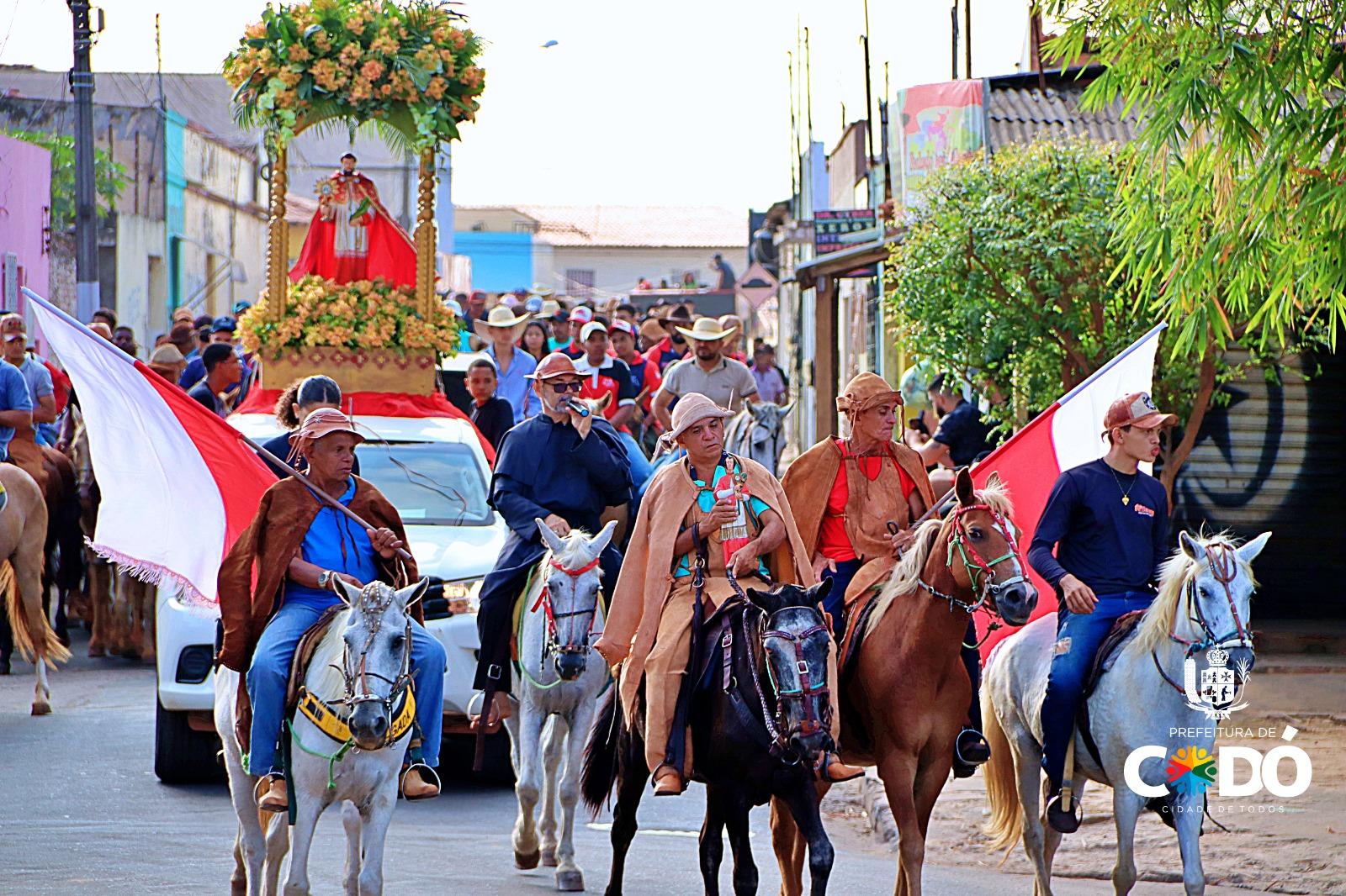 Na manhã desta quinta-feira (31), O diretor do SAAE @chiquinho_do_saae_oficial, participou da tradicional Cavalgada de São Raimundo.