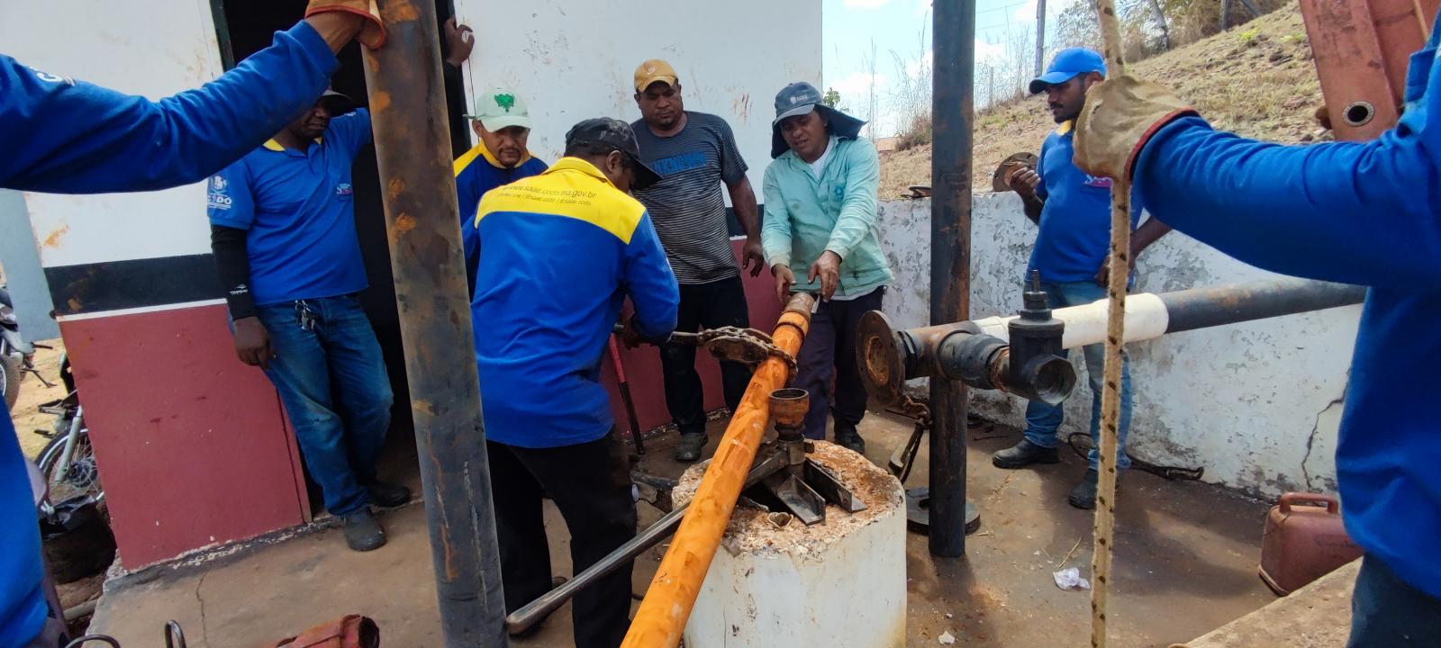 Comunicamos aos nossos consumidores da Av. Cristóvão Colombo, Rua do Peba, Rua Tancredo Neves e adjacências, que o motivo da falta d´água hoje (06/09), é a manutenção que está sendo realizada no PT 27.