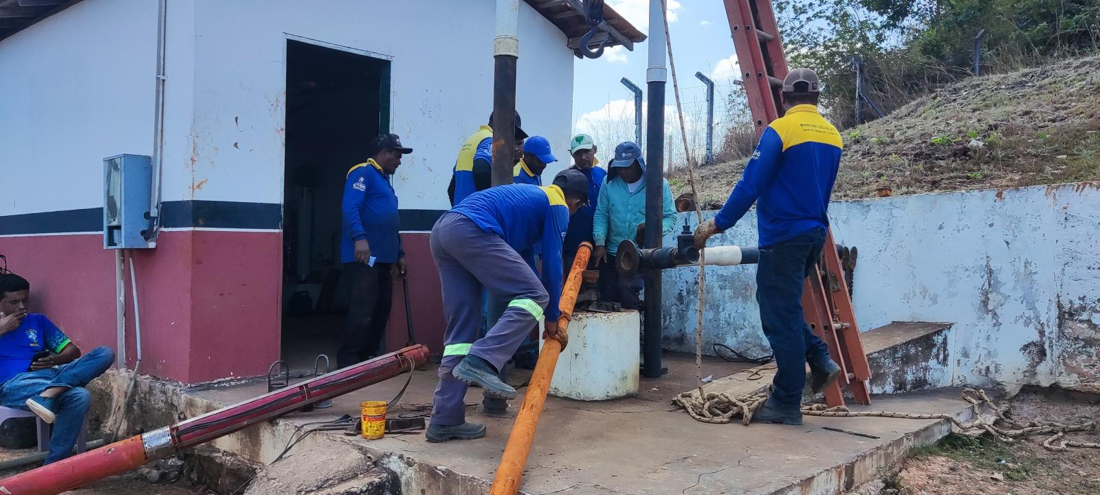 Comunicamos aos nossos consumidores da Av. Cristóvão Colombo, Rua do Peba, Rua Tancredo Neves e adjacências, que o motivo da falta d´água hoje (06/09), é a manutenção que está sendo realizada no PT 27.