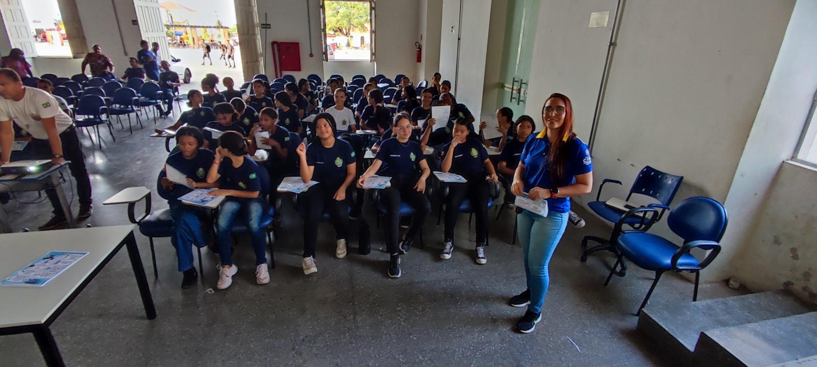Nesta terça-feira (24/10), o SAAE realizou uma palestra na Escola Cívico-Militar Nagib Buzar, abordando o tema do uso consciente da água durante esse período de estiagem.