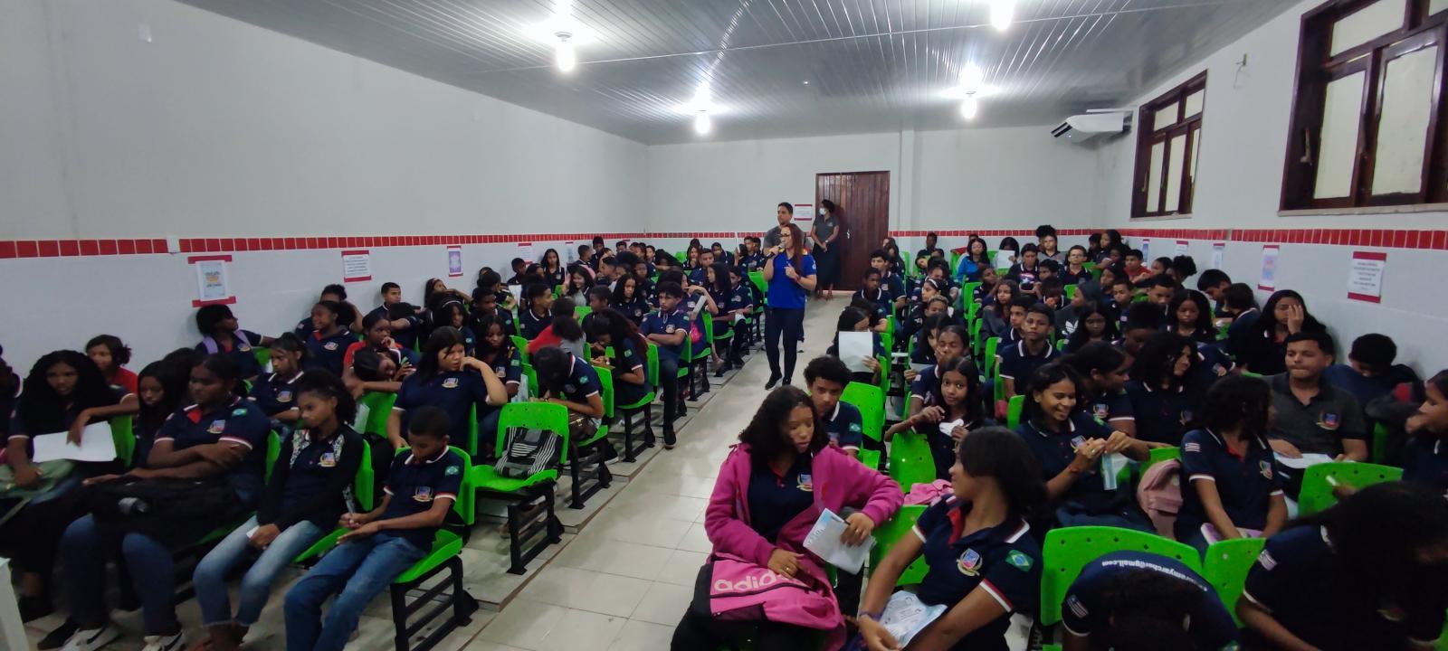 Nesta quinta-feira (26/10), o SAAE realizou uma palestra na Escola Modelo Municipal Remy Archer, abordando o tema do uso consciente da água durante esse período de estiagem.
