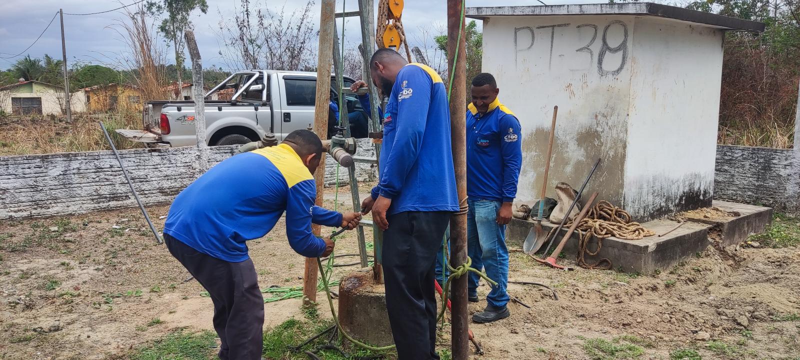 O SAAE comunica aos consumidores do Residencial São Pedro, que o motivo da falta d´água hoje (06/11), ocorreu devido à ação de vândalos que roubaram a fiação e destruíram o quadro elétrico do poço do residencial São Pedro (PT 38).