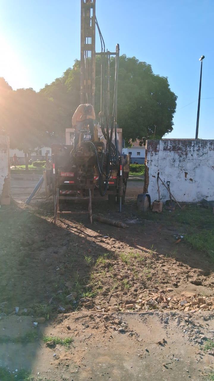PERFURAÇÃO DE UM NOVO POÇO ARTESIANO NO BAIRRO CODÓ NOVO. PERFURAÇÃO DE UM NOVO POÇO ARTESIANO NO BAIRRO CODÓ NOVO.