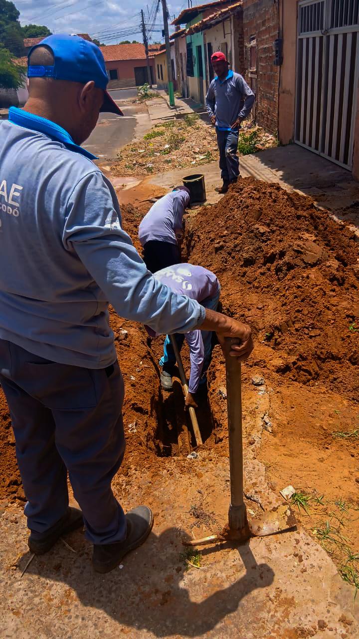 ???? SAAE realiza retirada de vazamentos na rede geral da Rua Minas Gerais
