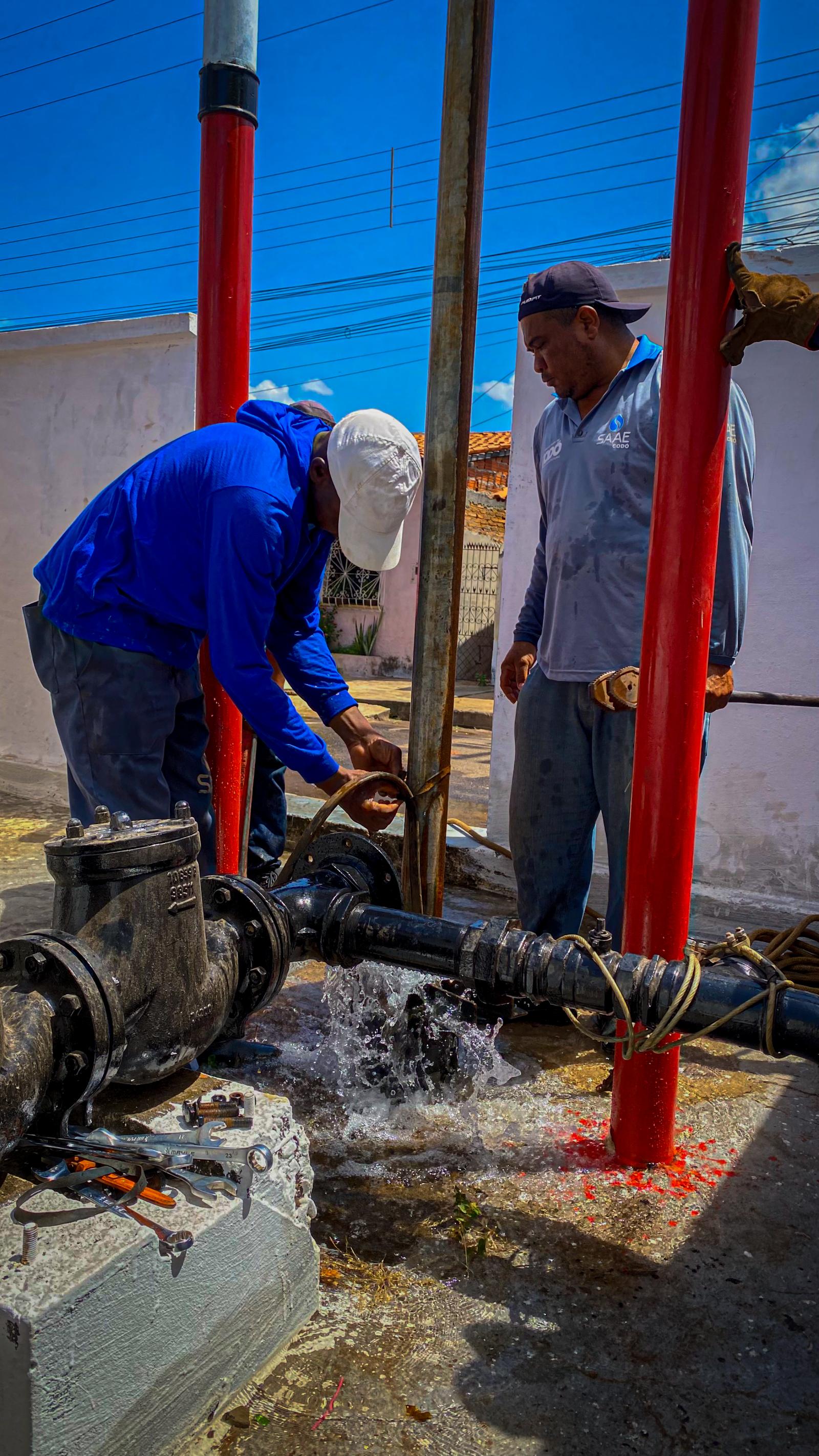 SAAE realiza substituição de bomba no Bairro Santo Antônio